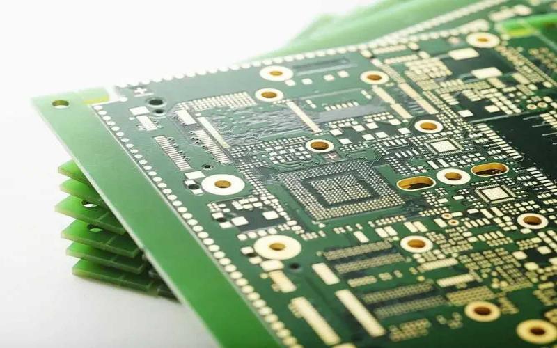 What is the difference between rigid and flexible PCB?
